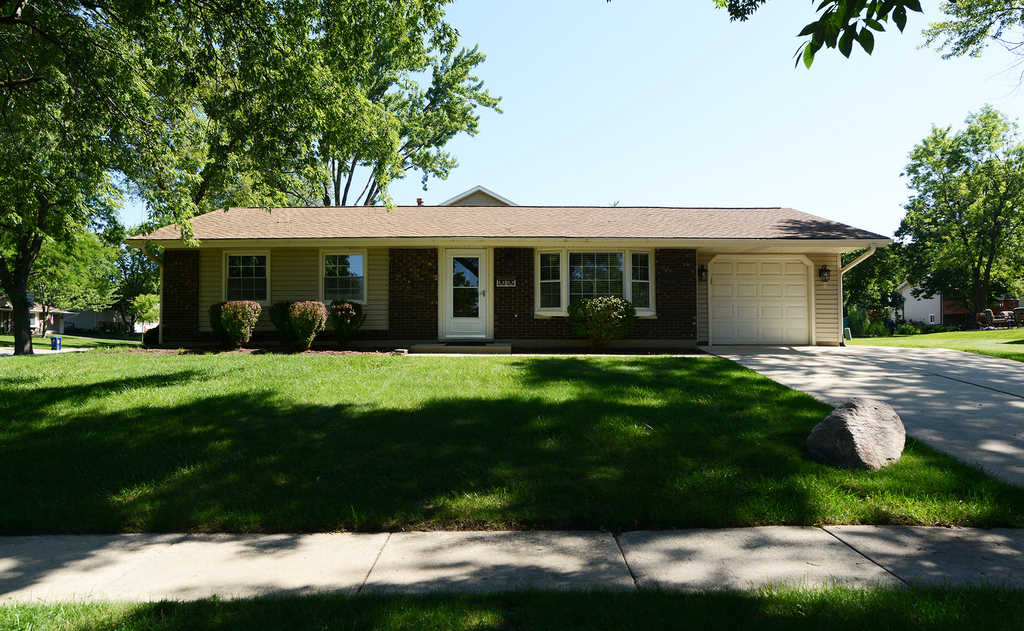 930 Sharon Lane - Photo 0