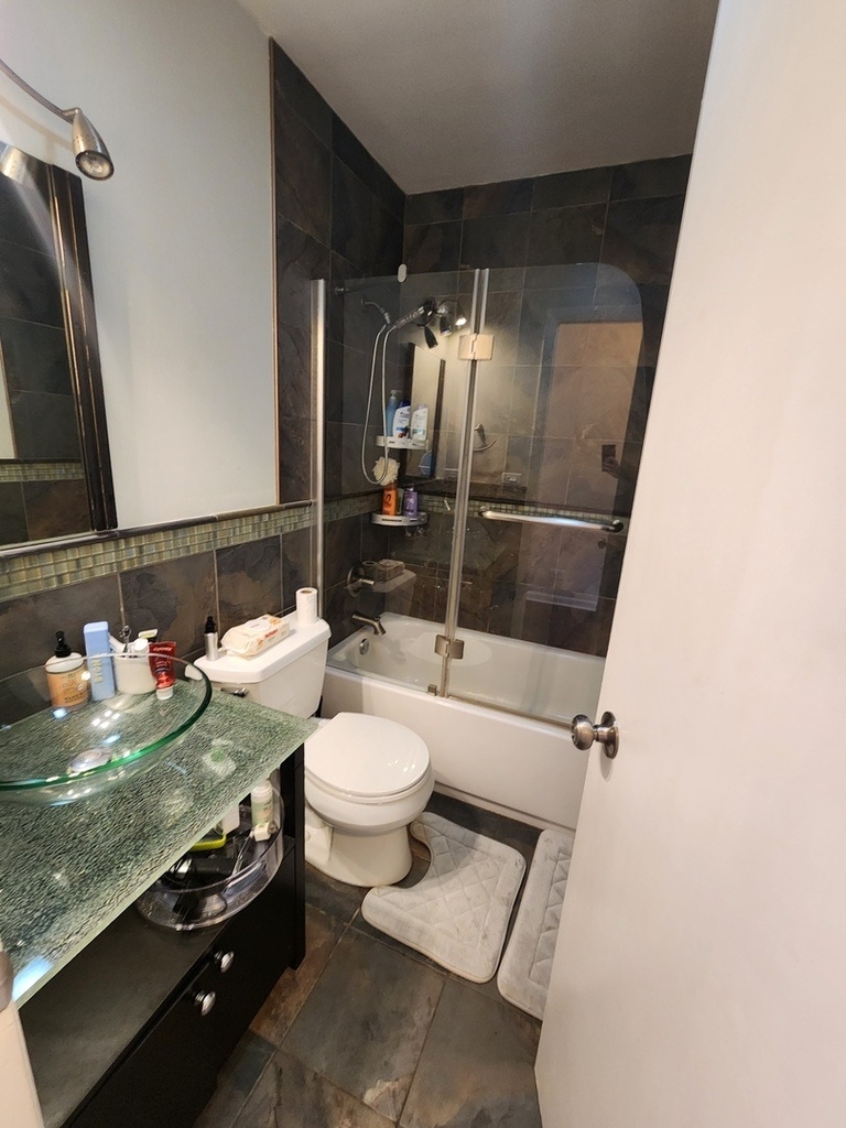 220 Hawthorne Court - Photo 4
