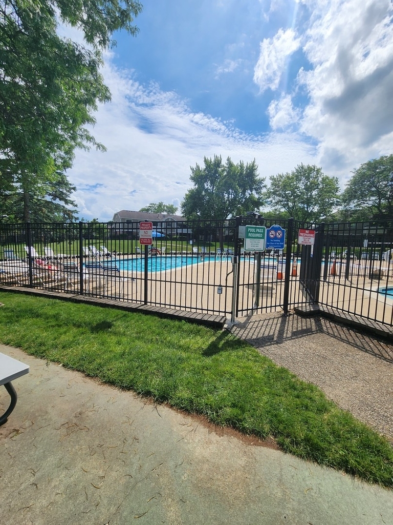 220 Hawthorne Court - Photo 13