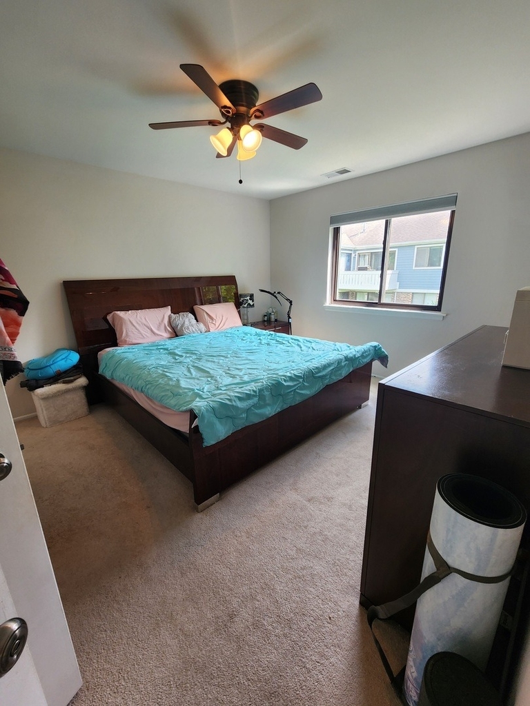 220 Hawthorne Court - Photo 2