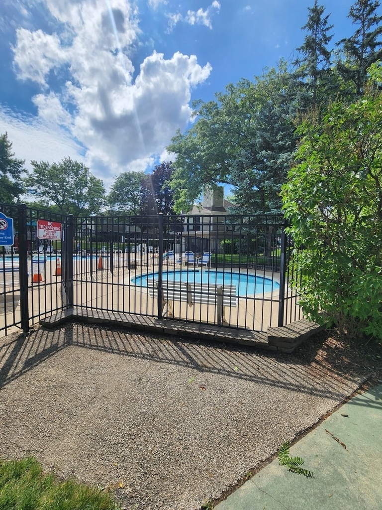 220 Hawthorne Court - Photo 12