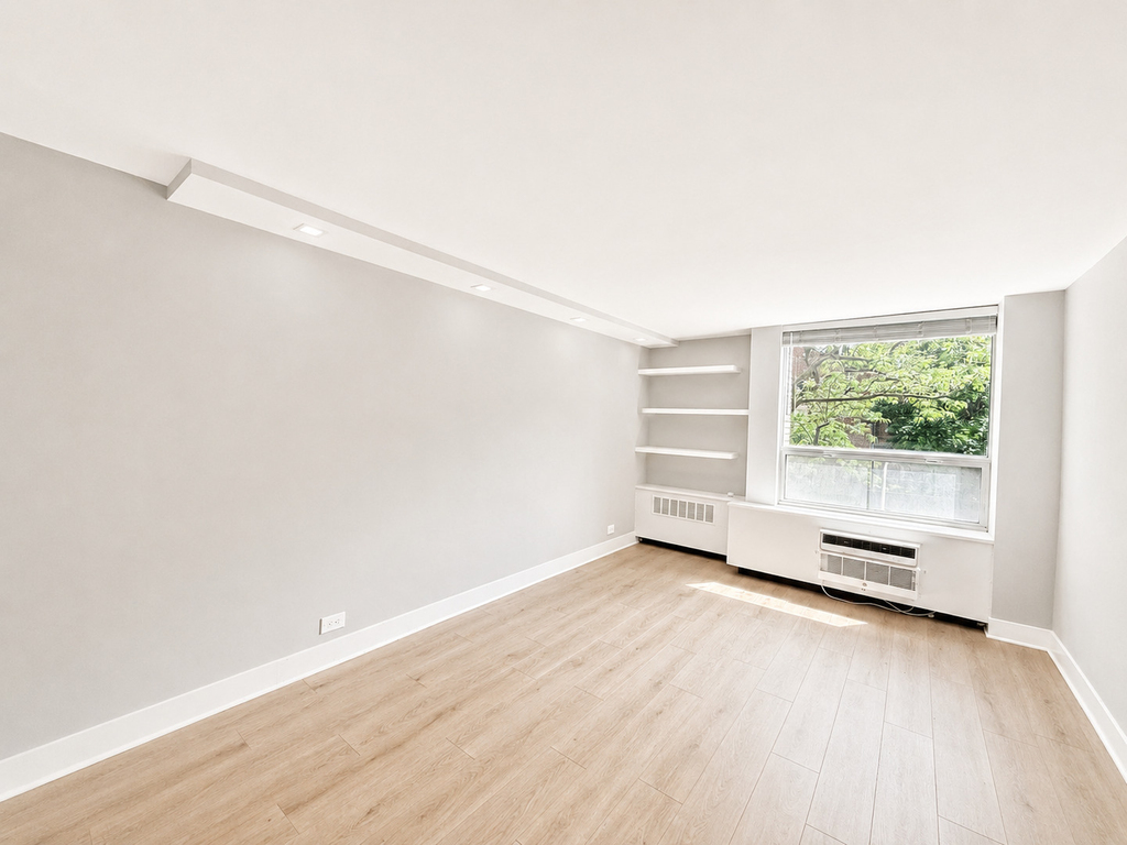 1355 N Sandburg Terrace - Photo 7