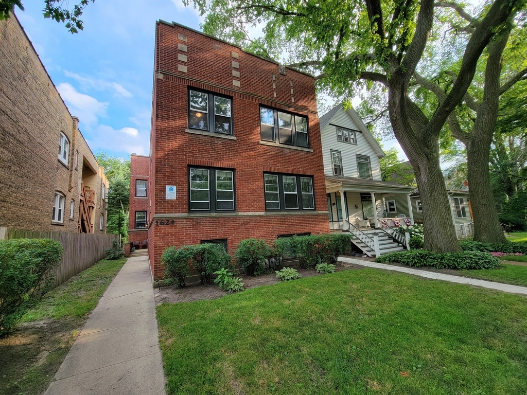 1624 Washington Street - Photo 0