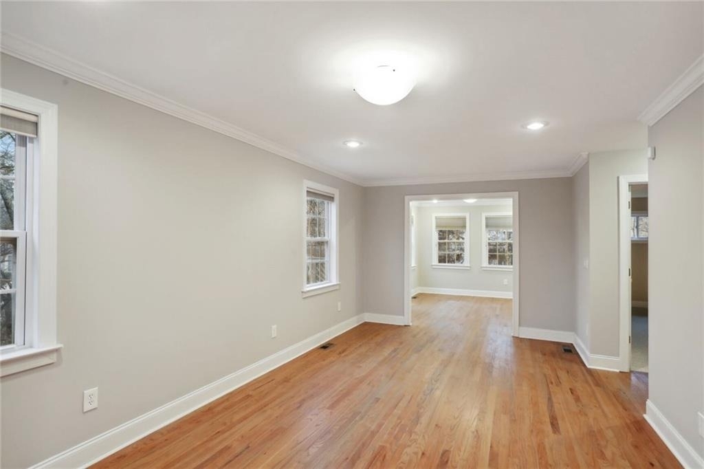 99 Bates Avenue Ne - Photo 16