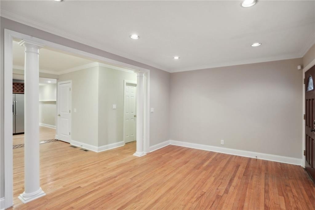 99 Bates Avenue Ne - Photo 3