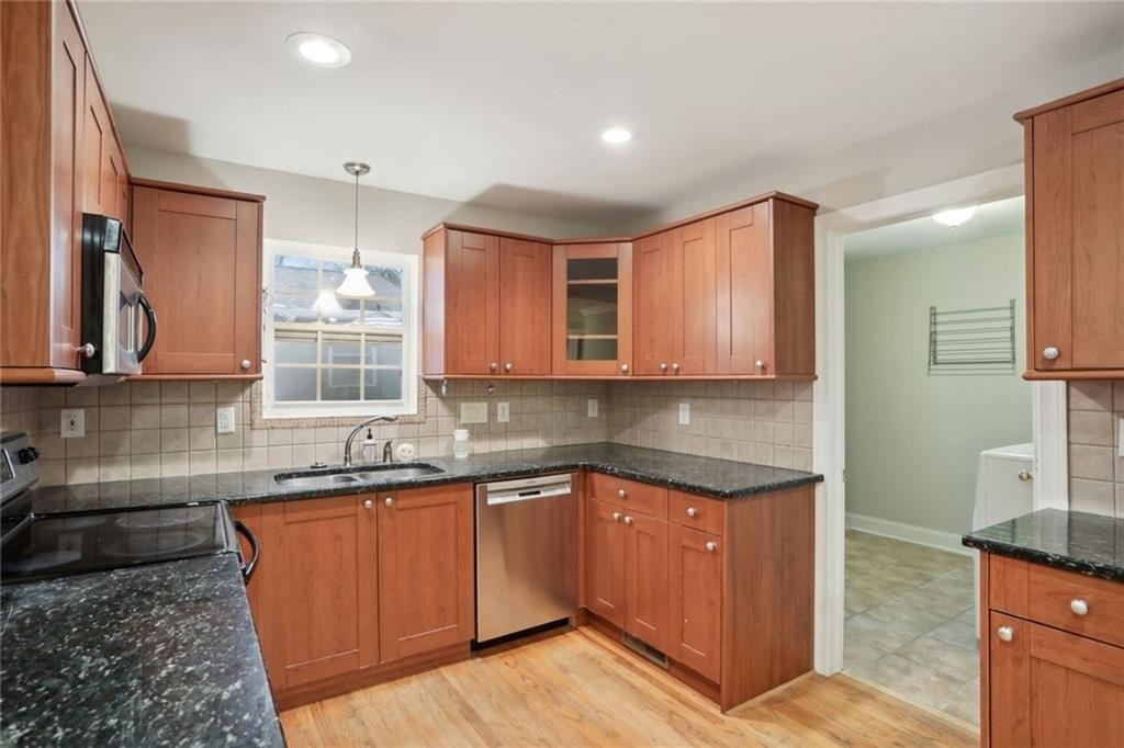 99 Bates Avenue Ne - Photo 6
