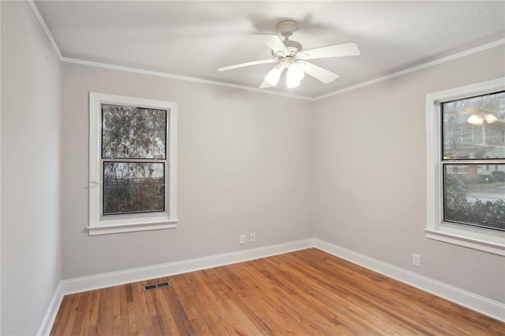 99 Bates Avenue Ne - Photo 11
