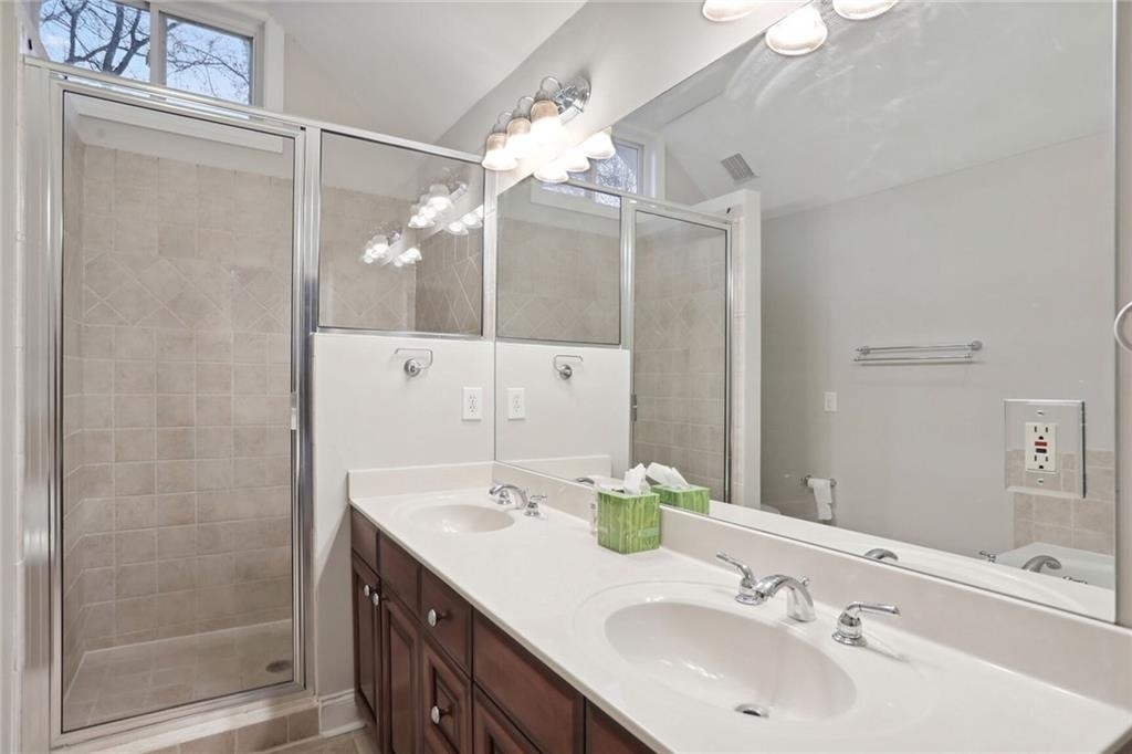 99 Bates Avenue Ne - Photo 17