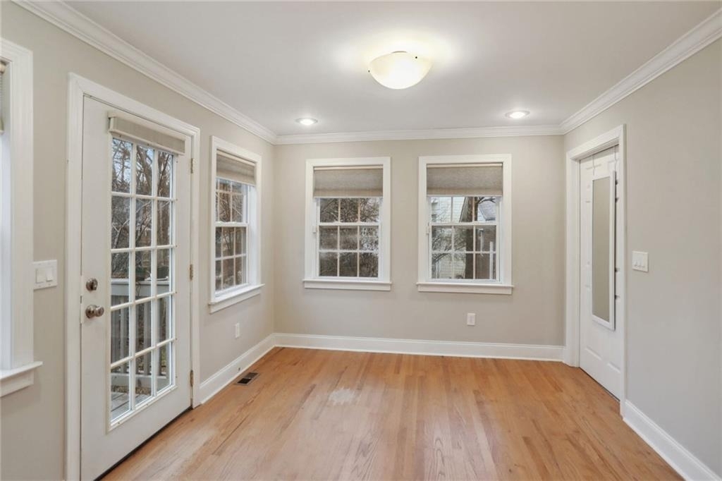 99 Bates Avenue Ne - Photo 15