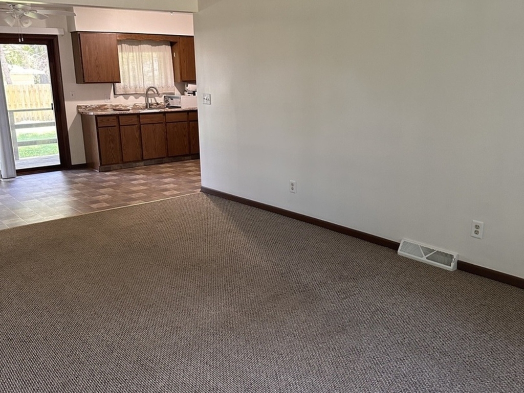 313 South Avenue - Photo 2