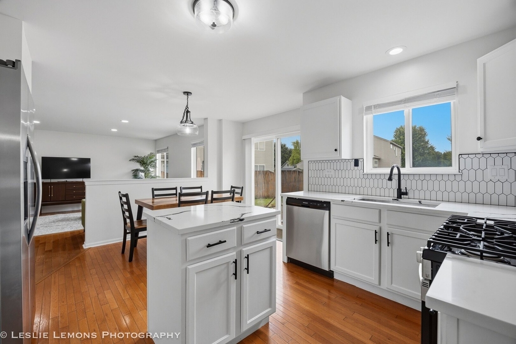 6816 Twin Falls Drive - Photo 10