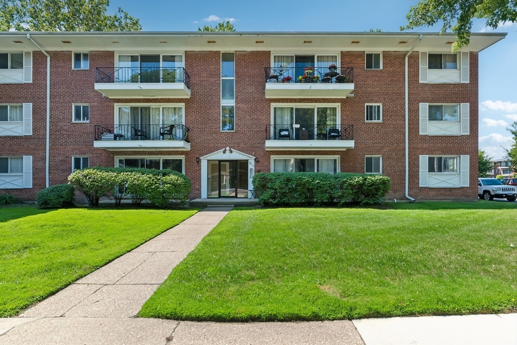 10111 Old Orchard Court - Photo 0