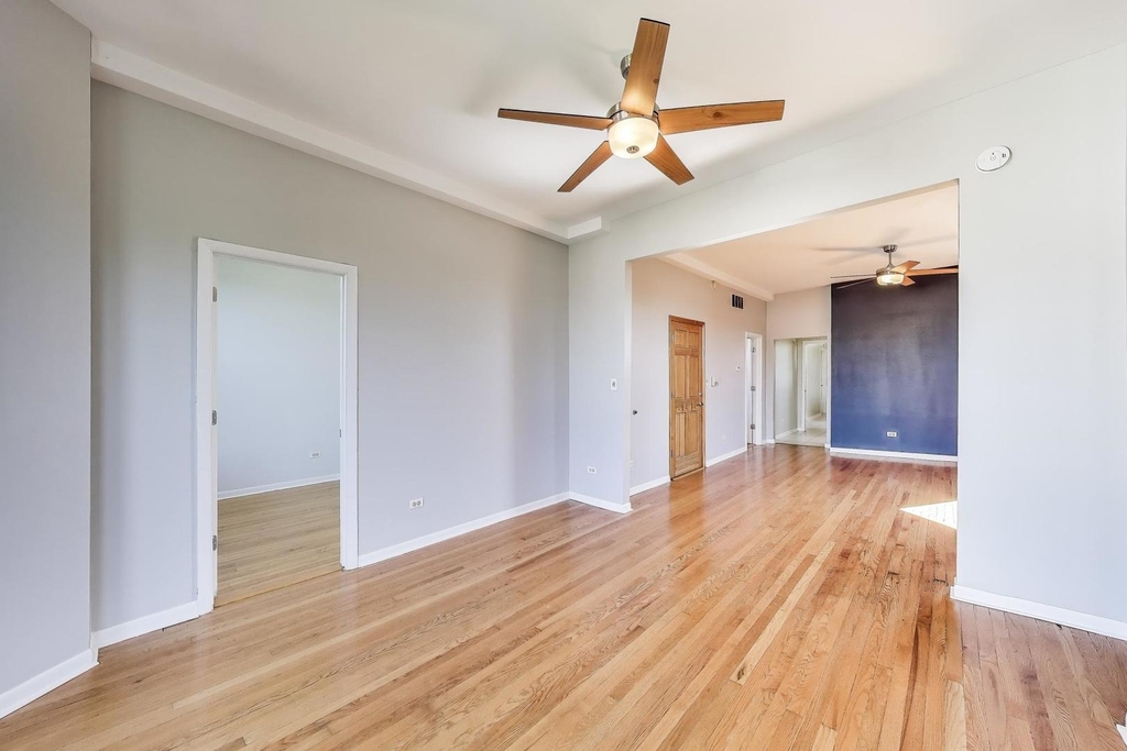 2733 N Mozart Street - Photo 3