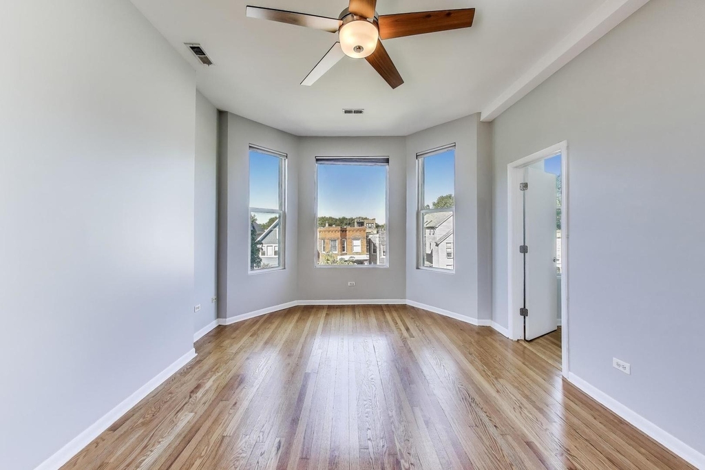 2733 N Mozart Street - Photo 1
