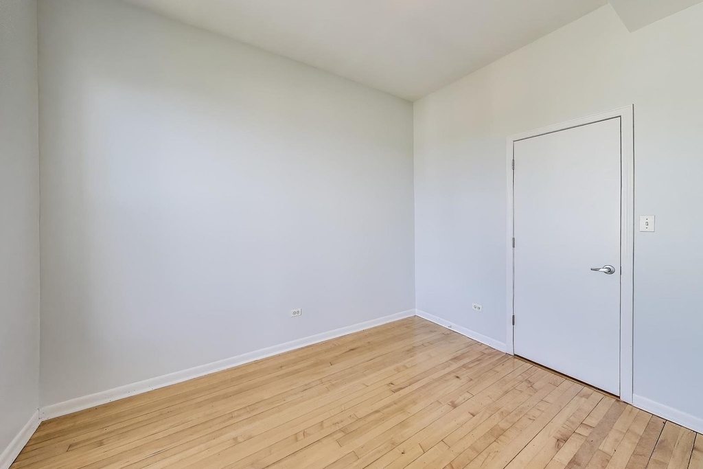 2733 N Mozart Street - Photo 10