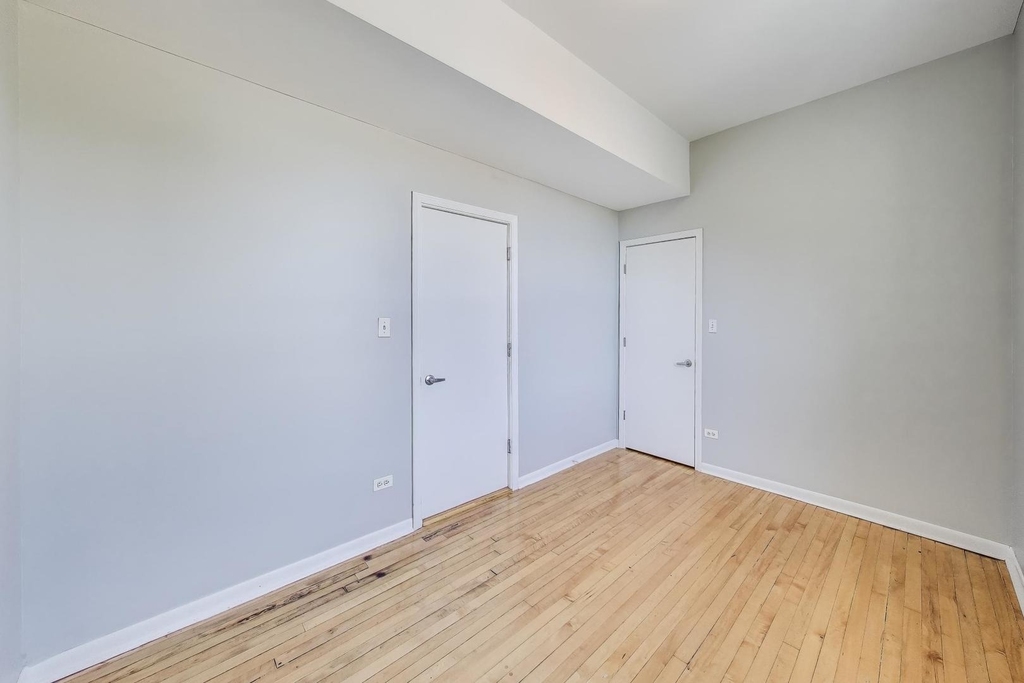 2733 N Mozart Street - Photo 14