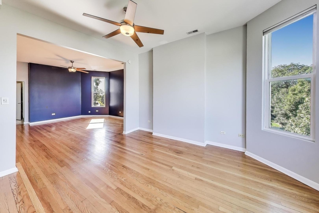 2733 N Mozart Street - Photo 2