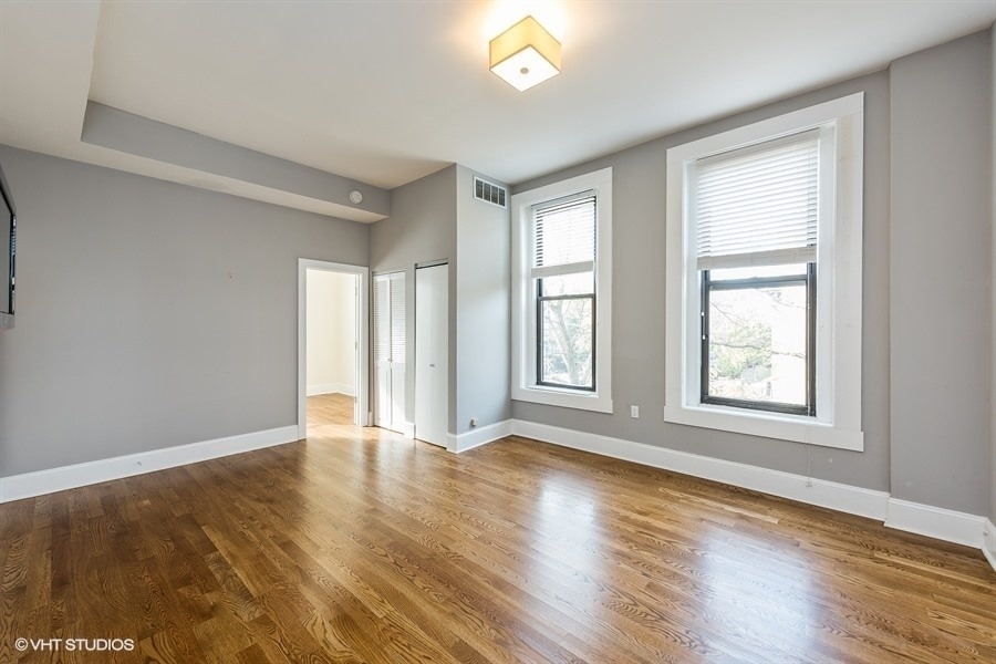 1858 W Huron Street - Photo 2