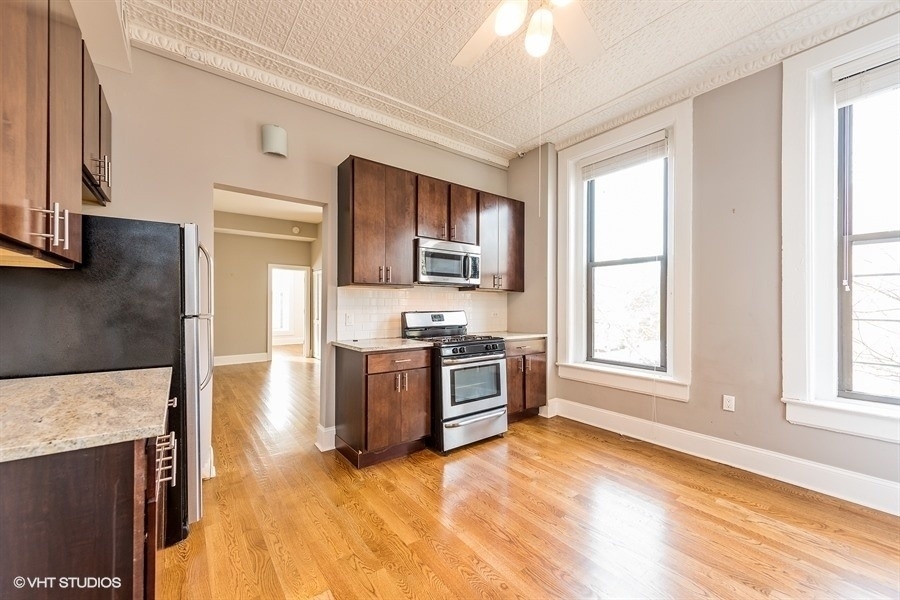 1858 W Huron Street - Photo 3