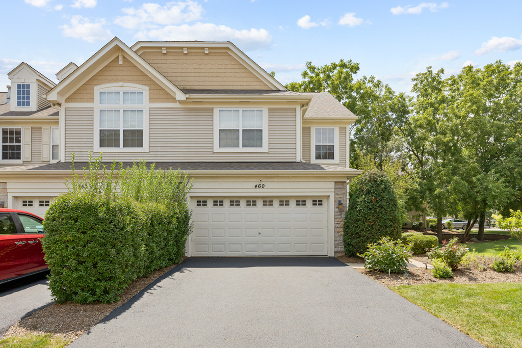 460 Vaughn Circle - Photo 0