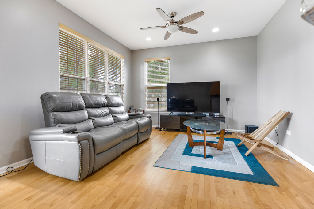 460 Vaughn Circle - Photo 4