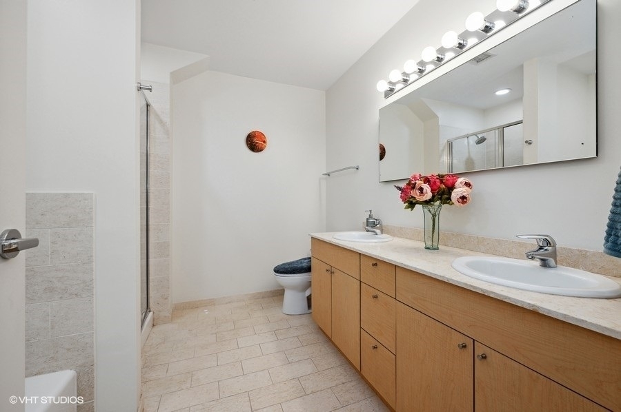 653 N Kingsbury Street - Photo 12