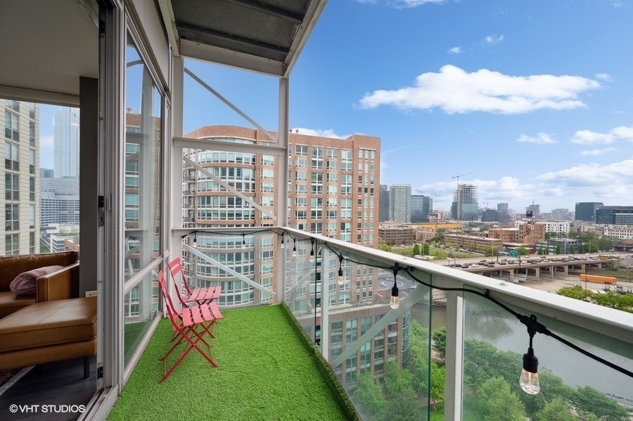 653 N Kingsbury Street - Photo 19