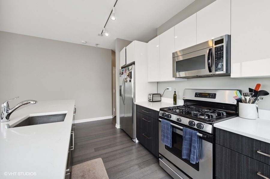 653 N Kingsbury Street - Photo 8