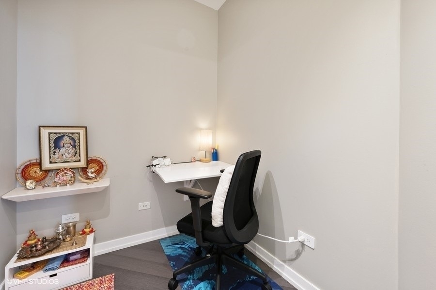 653 N Kingsbury Street - Photo 17