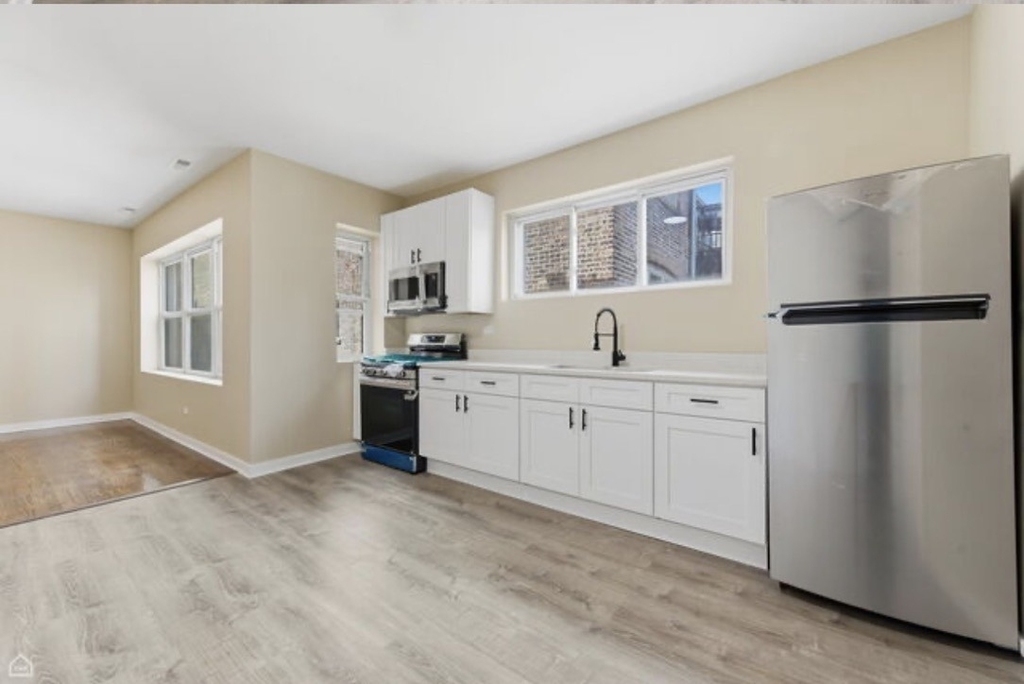 7741 S Phillips Avenue - Photo 13