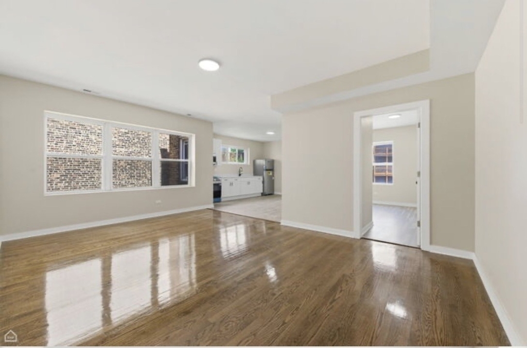 7741 S Phillips Avenue - Photo 10