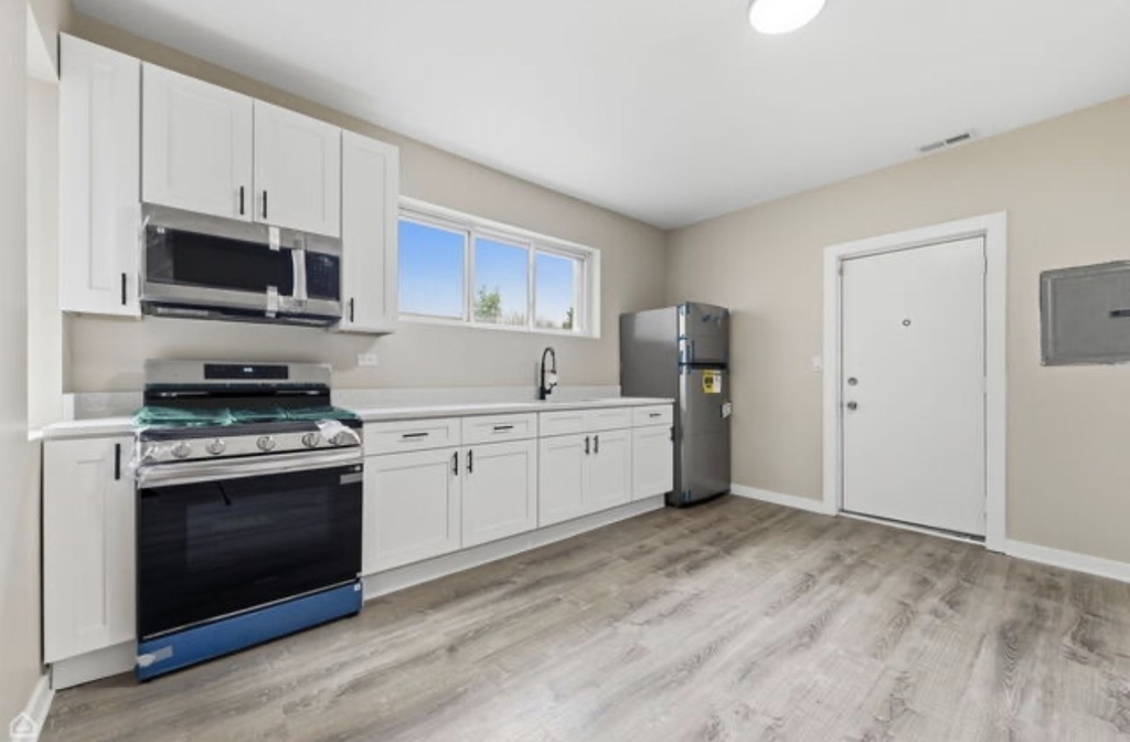7741 S Phillips Avenue - Photo 12