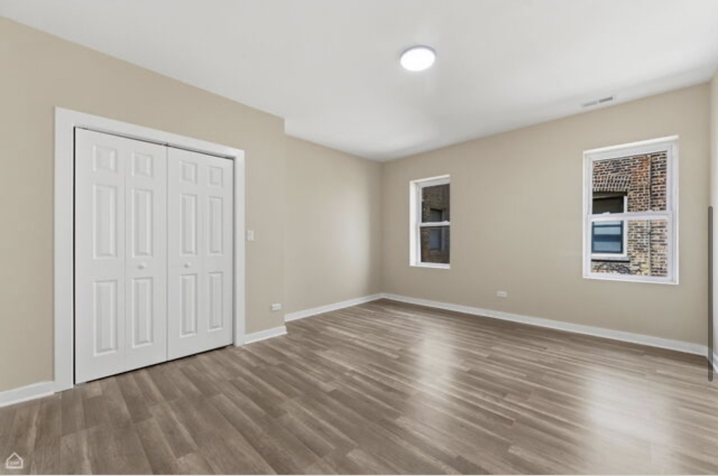 7741 S Phillips Avenue - Photo 6