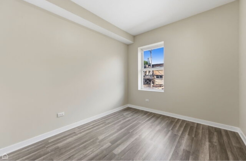 7741 S Phillips Avenue - Photo 11