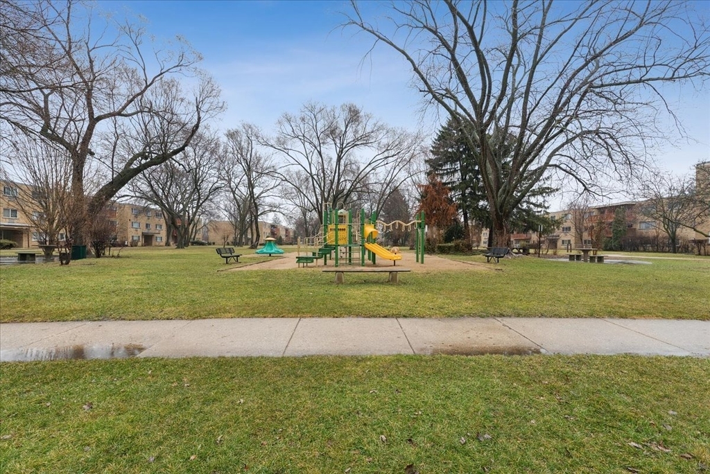 700 W Dempster Street - Photo 18