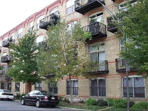1740 N Maplewood Avenue - Photo 0