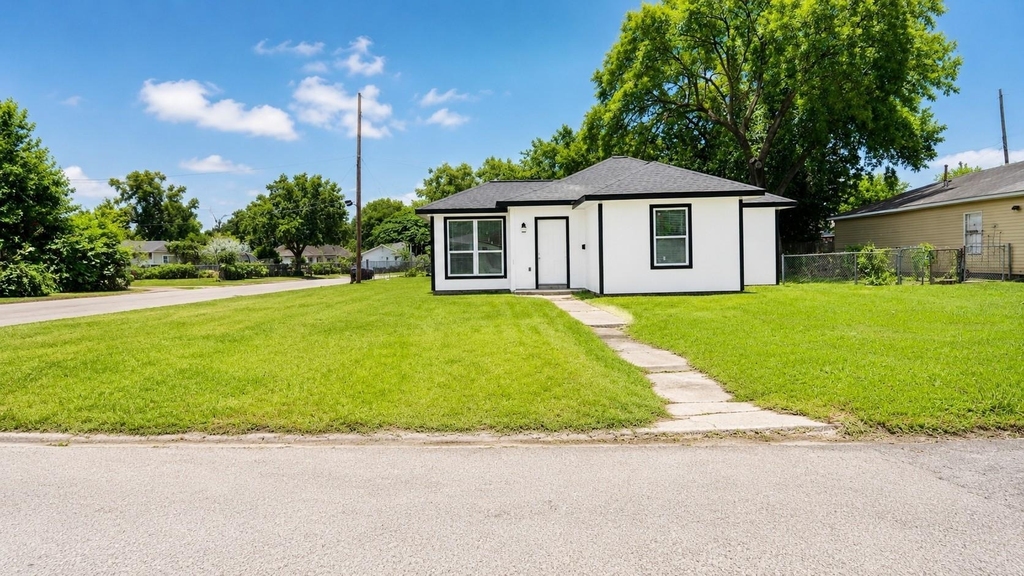 1206 Pinewood Lane - Photo 6