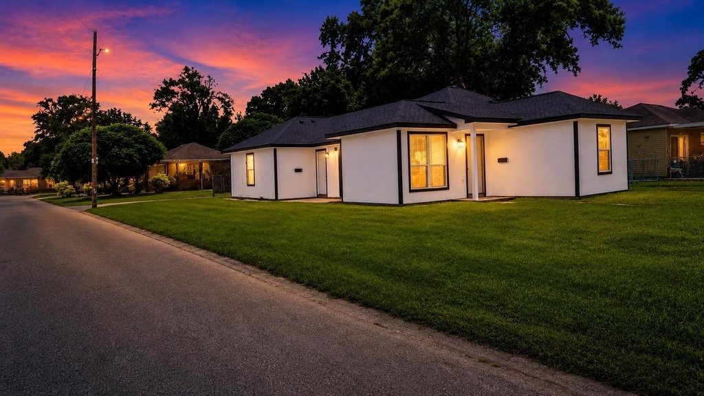 1206 Pinewood Lane - Photo 1