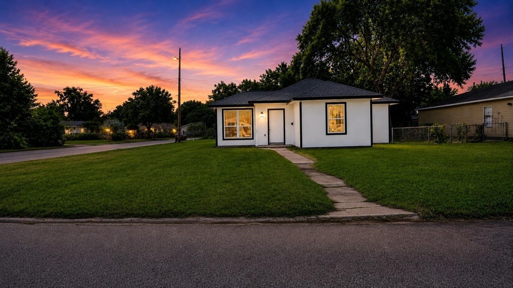 1206 Pinewood Lane - Photo 5