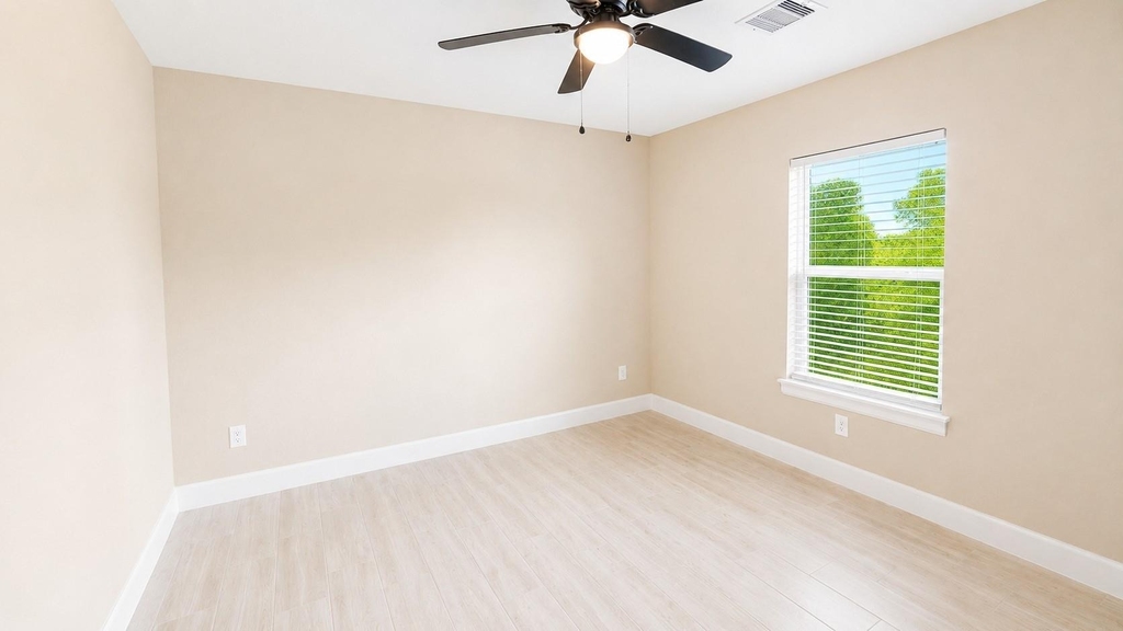 1206 Pinewood Lane - Photo 20