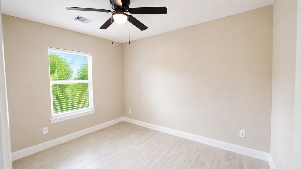 1206 Pinewood Lane - Photo 7