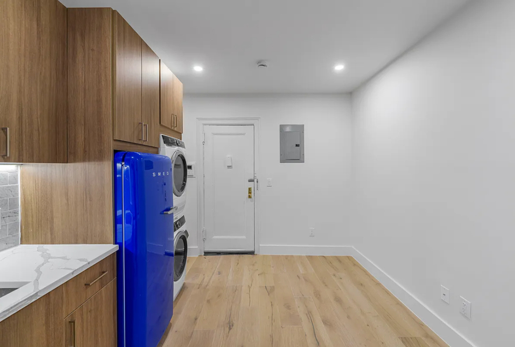 86 Washington Place - Photo 3