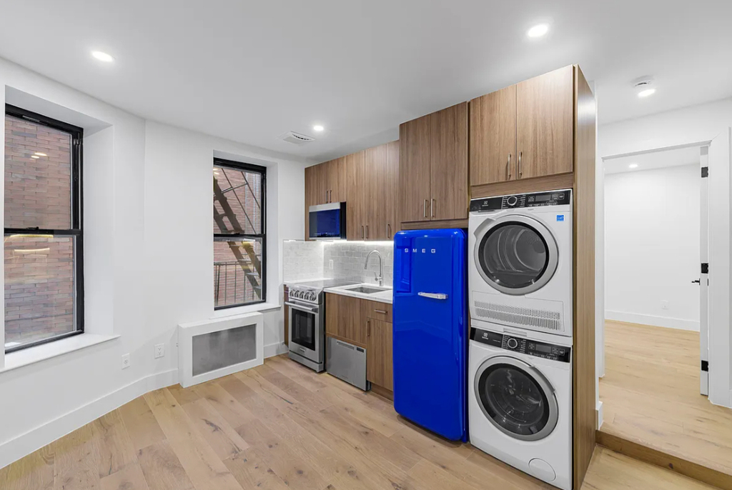 86 Washington Place - Photo 1