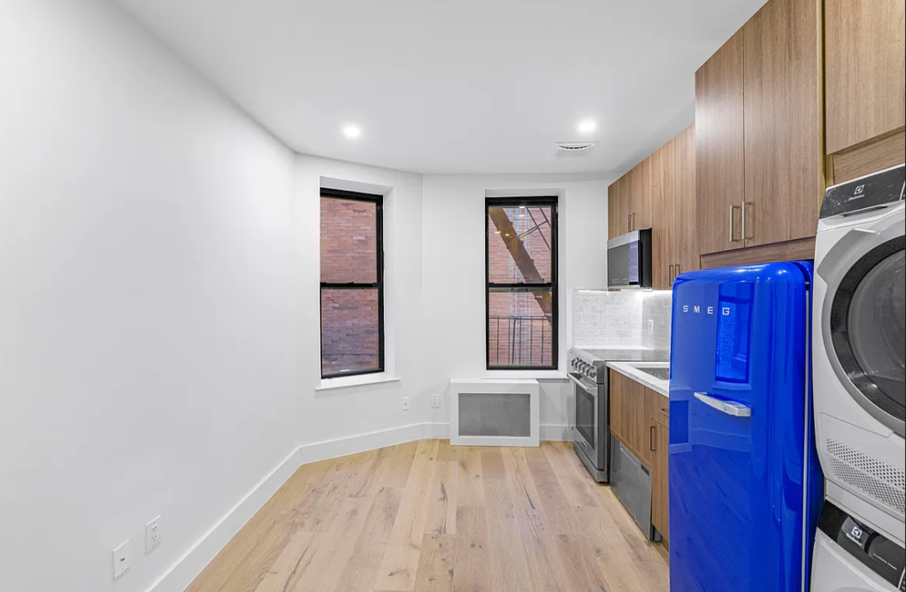 86 Washington Place - Photo 2