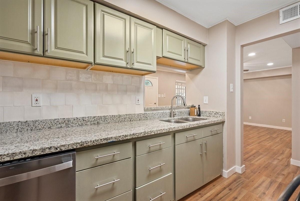 6401 Skyline Drive - Photo 11