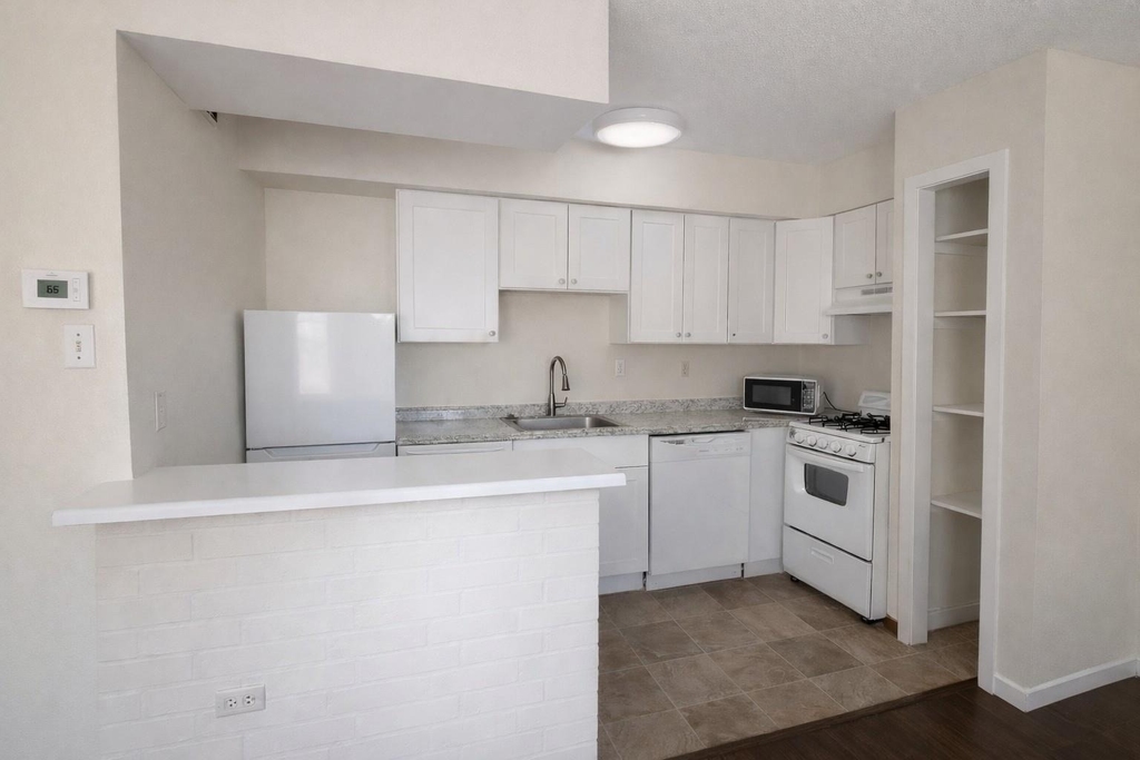 1328 Bomar Street - Photo 3