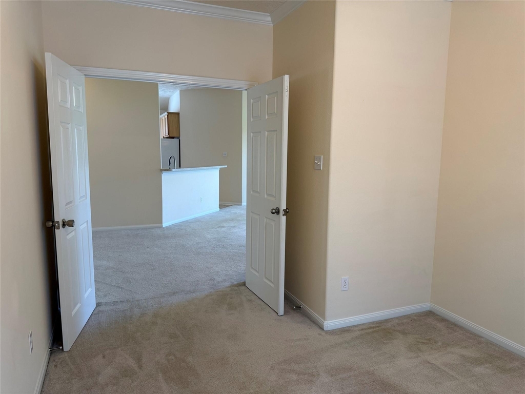 10727 Gilford Crest Drive - Photo 11