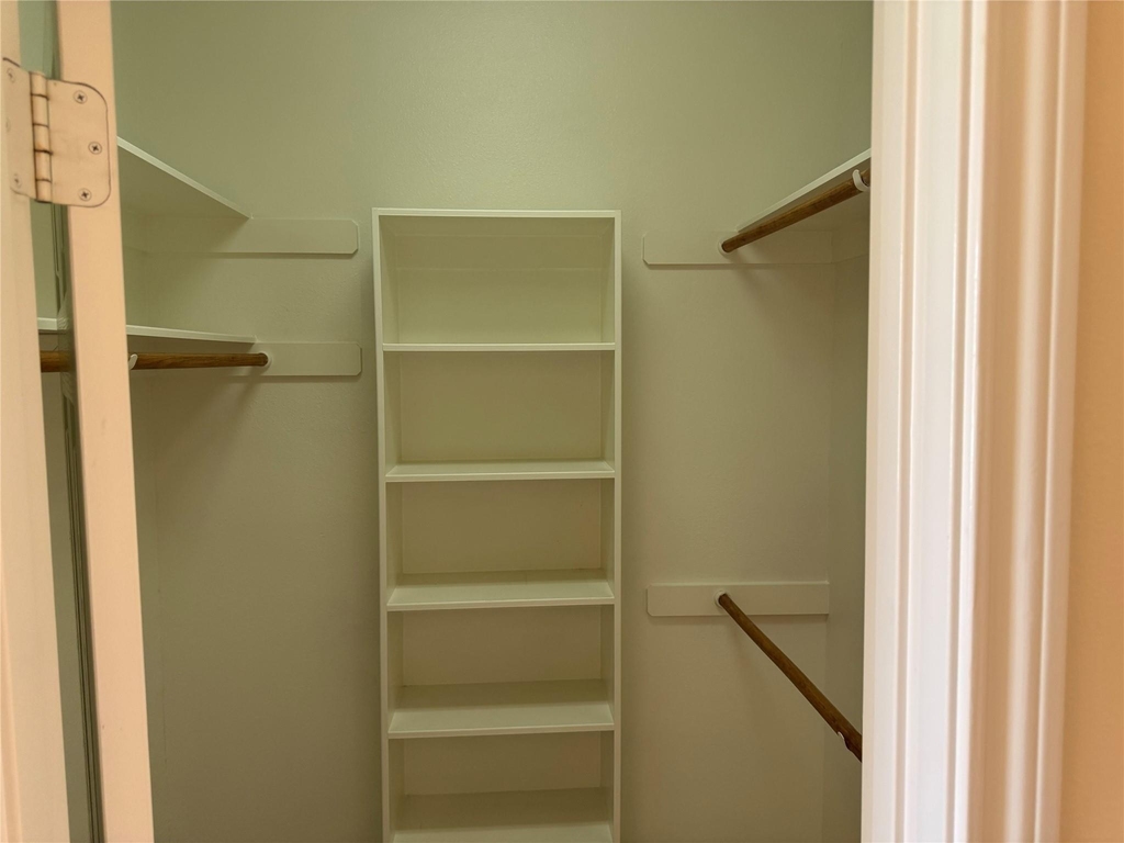 10727 Gilford Crest Drive - Photo 16