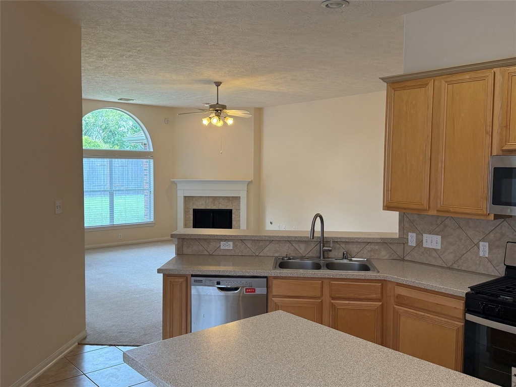 10727 Gilford Crest Drive - Photo 6