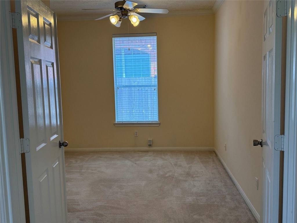 10727 Gilford Crest Drive - Photo 10